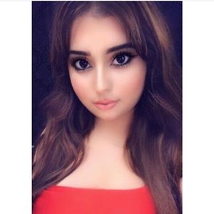 Meet your Posher, Kayna